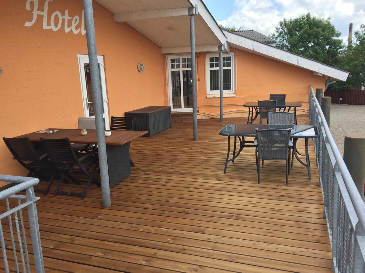 Hotel Klover Es Hellevad Екстериор снимка